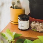 ApricotBloom9ozSoyWaxCandleBrokenTopBrands111522Lifestyle 3
