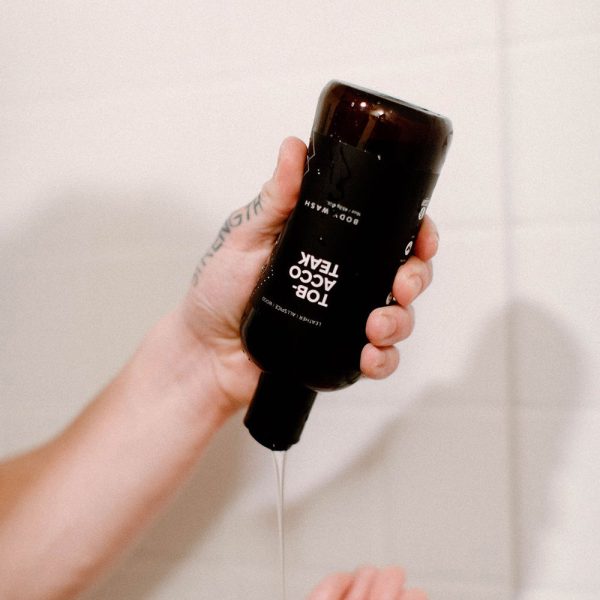 Tobacco Teak Body Wash Lifestyle 99725365 eec5 4595 8885 d71d38f7ddea